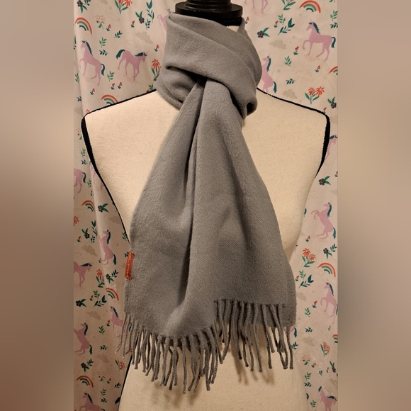 NWOT Kuna Grey Alpaca Casual Neutral Unisex Everyday Scarf Wrap w/ Fringe - Picture 1 of 7